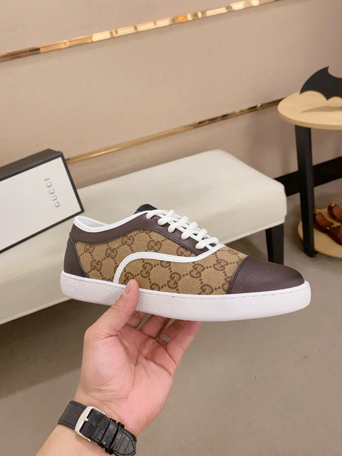 Men's clothing and shoes💰:400💰 (GUCCI) The latest model from the official website 🎁🎁Casual and fashionable men's shoes👟, hot style 💥The version is simple and elegant, exclusive for trendy men. Unique official website latest brand elements 👑Gucci original decoration, fashionable and generous, the fabric is original cowhide ✅sheepskin lining, the official website specifies wear-resistant casual outsole, the classic model is taken in kind at the counter🎬38-44 (45 is not returned or exchanged)